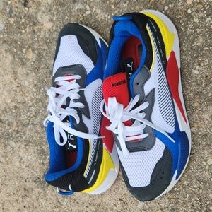 Men's puma sneakers